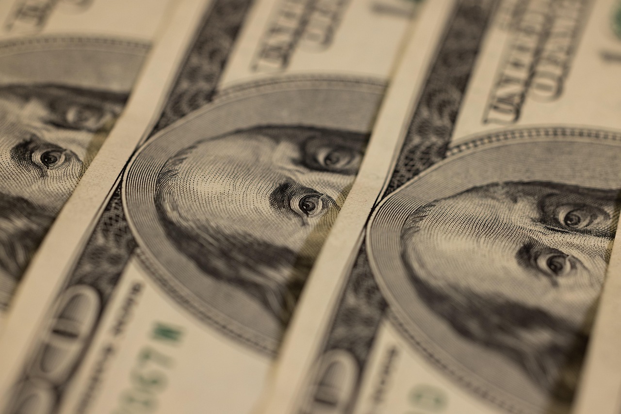 dollars-6771285_1280