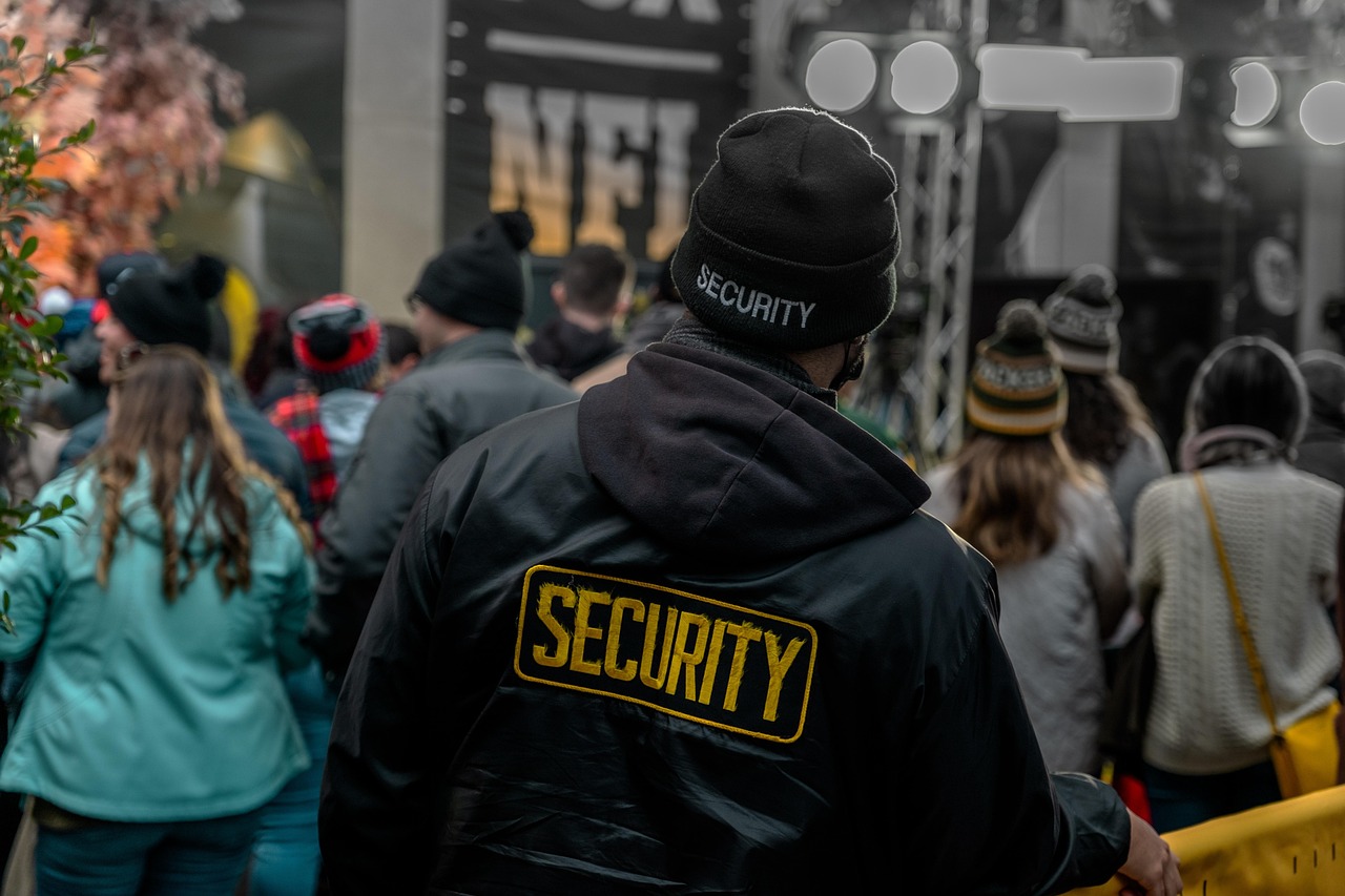 security-guard-6835766_1280