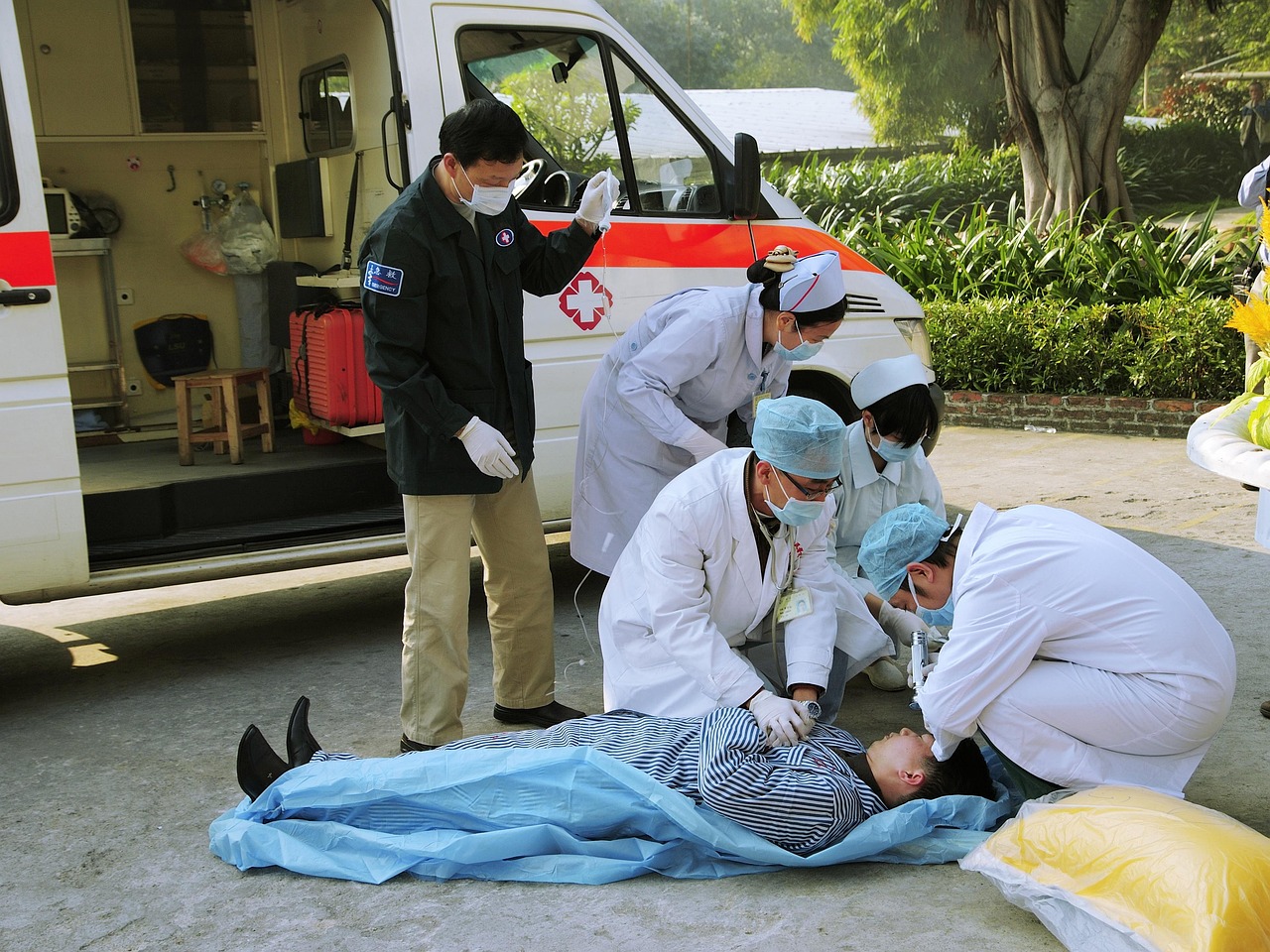medical-emergency-1057706_1280