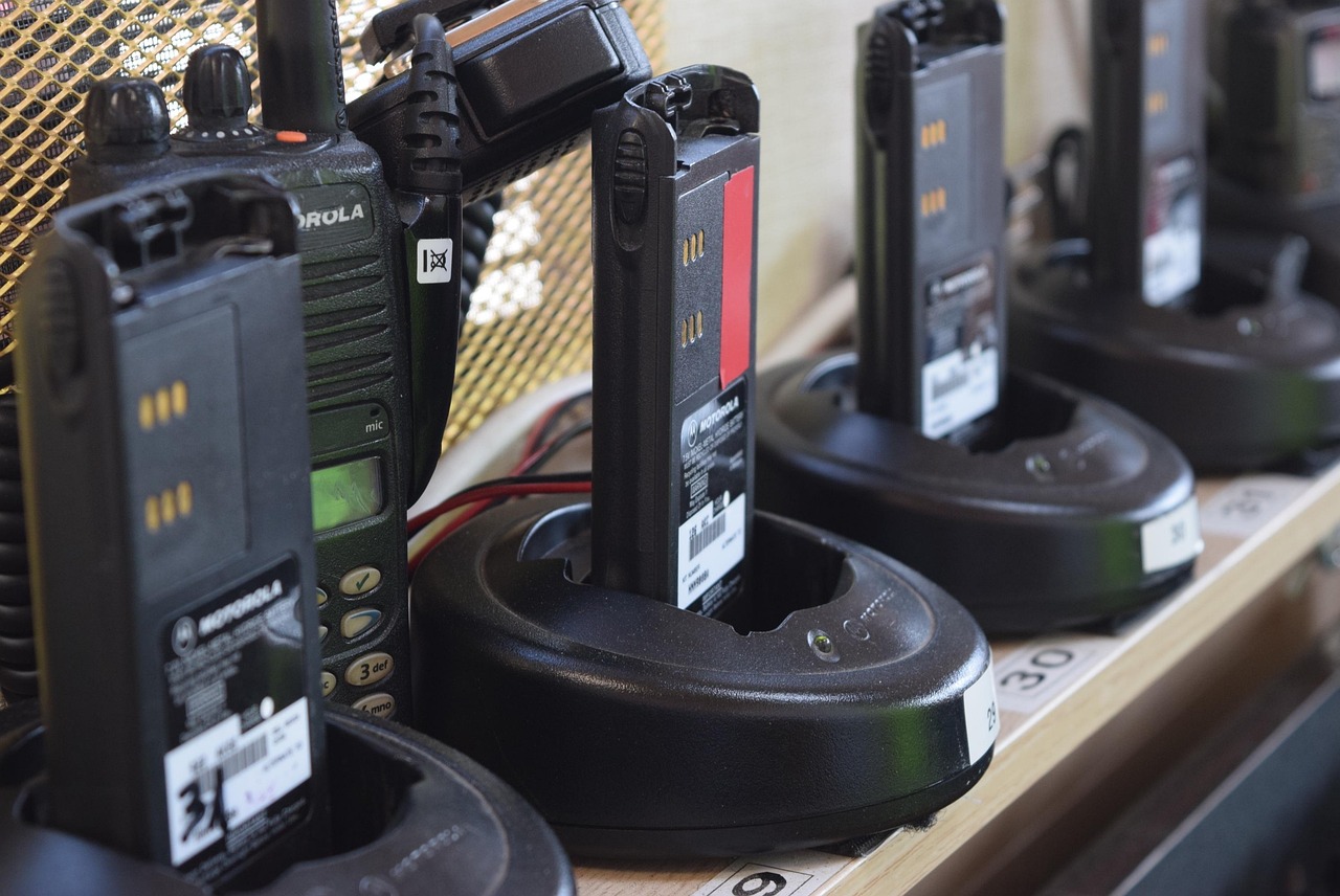 walkie-talkie-780308_1280 (1)