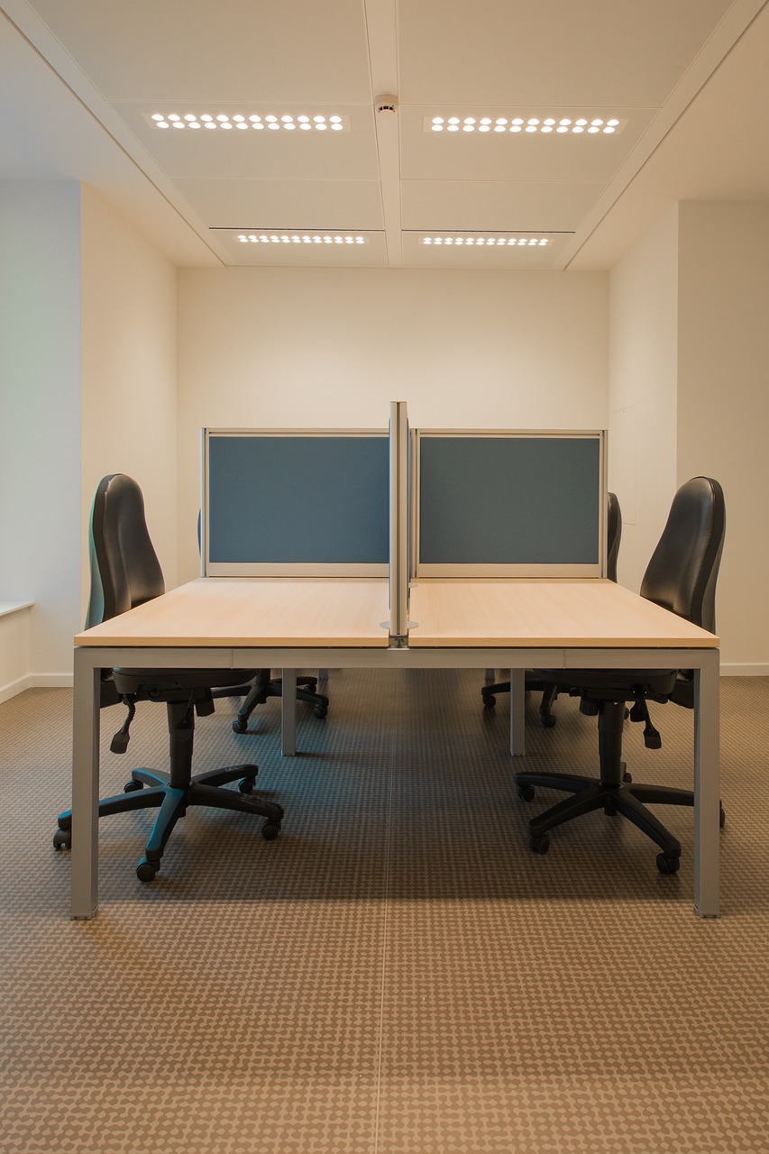 office-945348_1280